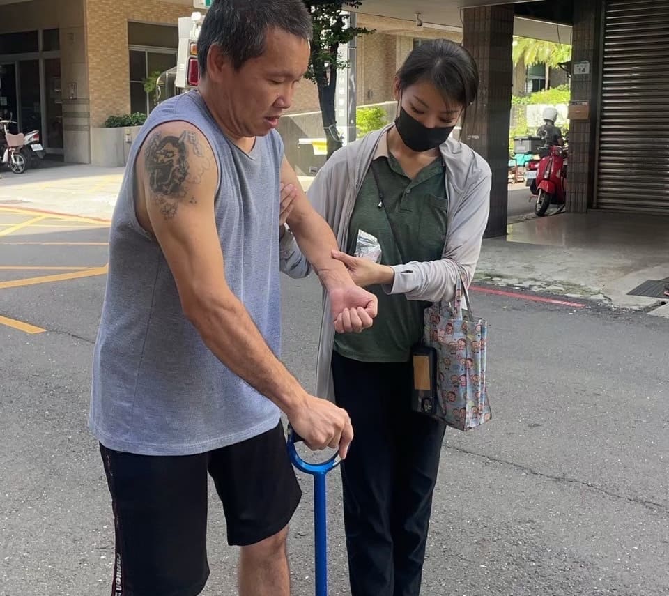 居家照護自費行情大公開：額度不夠或未達資格怎麼辦？