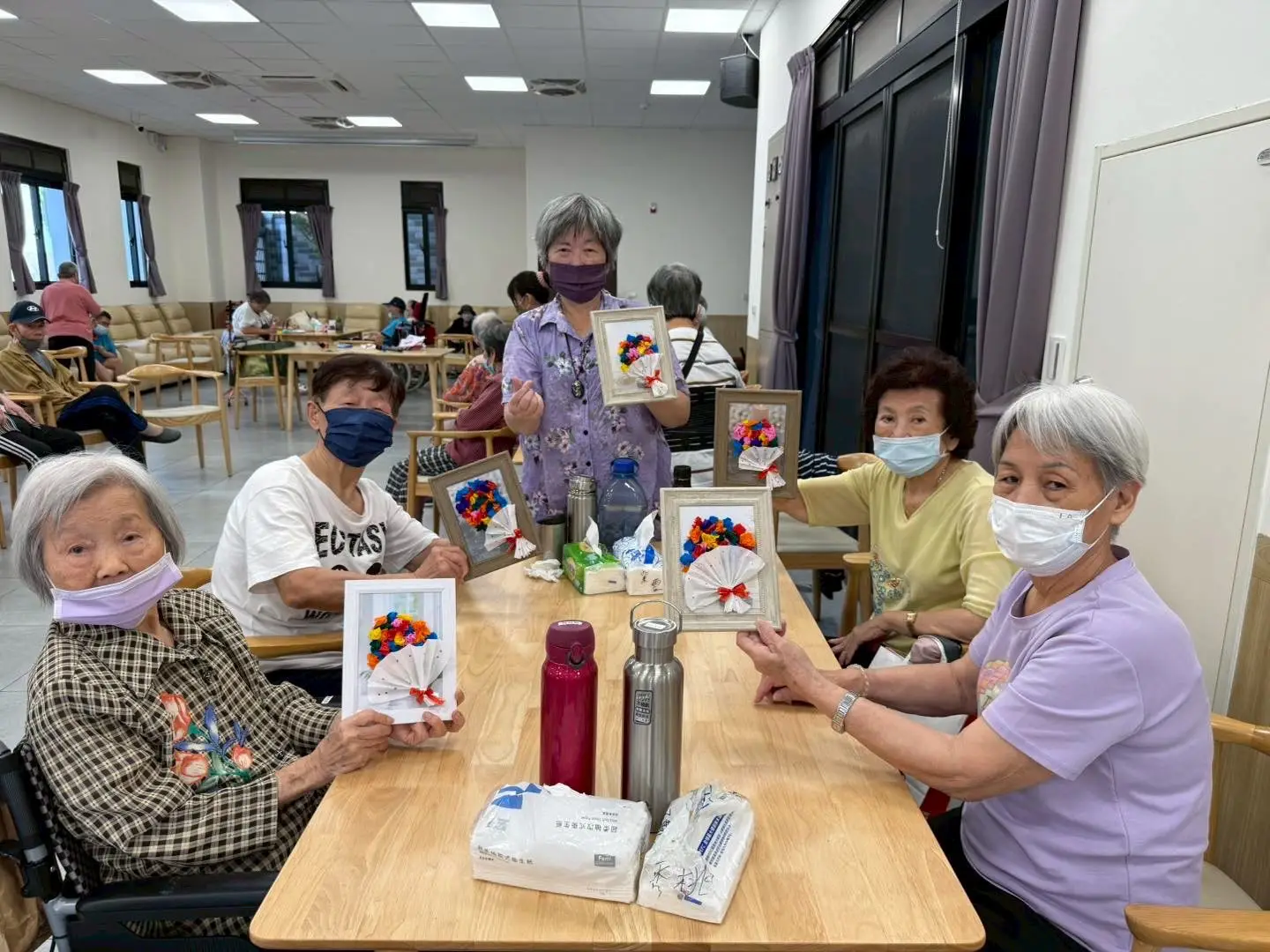 日照中心與居家照護、機構照顧有何不同?