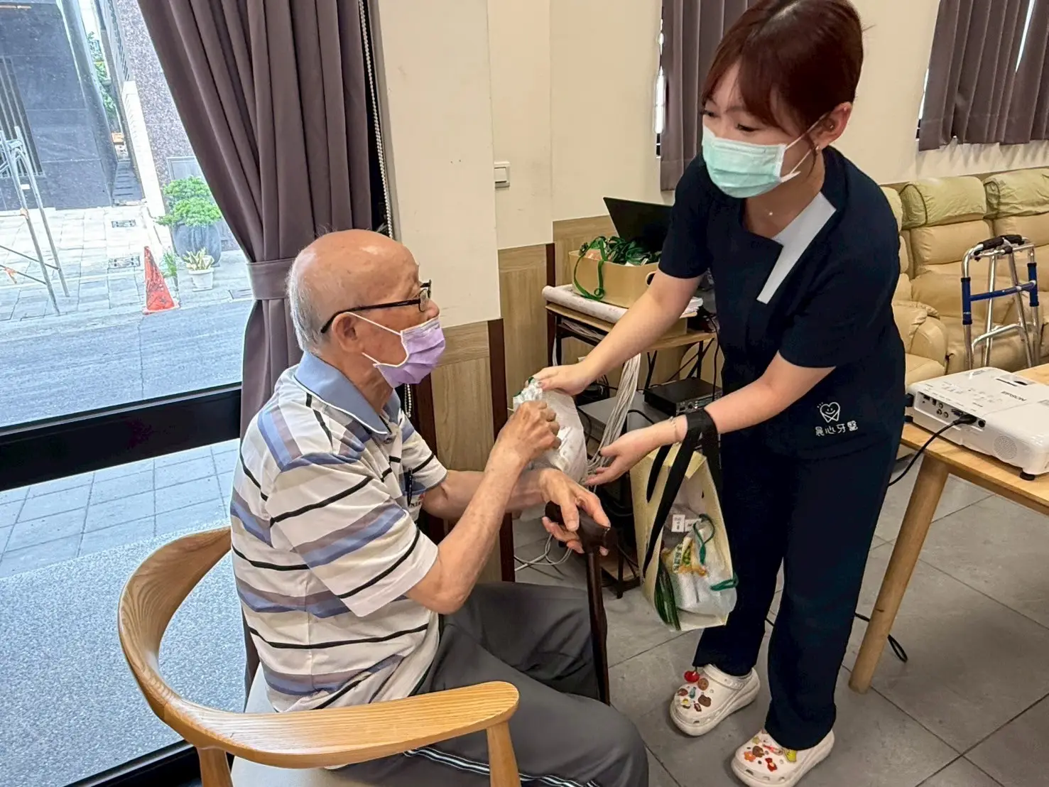 誰可以申請日照中心服務?申請資格與流程說明