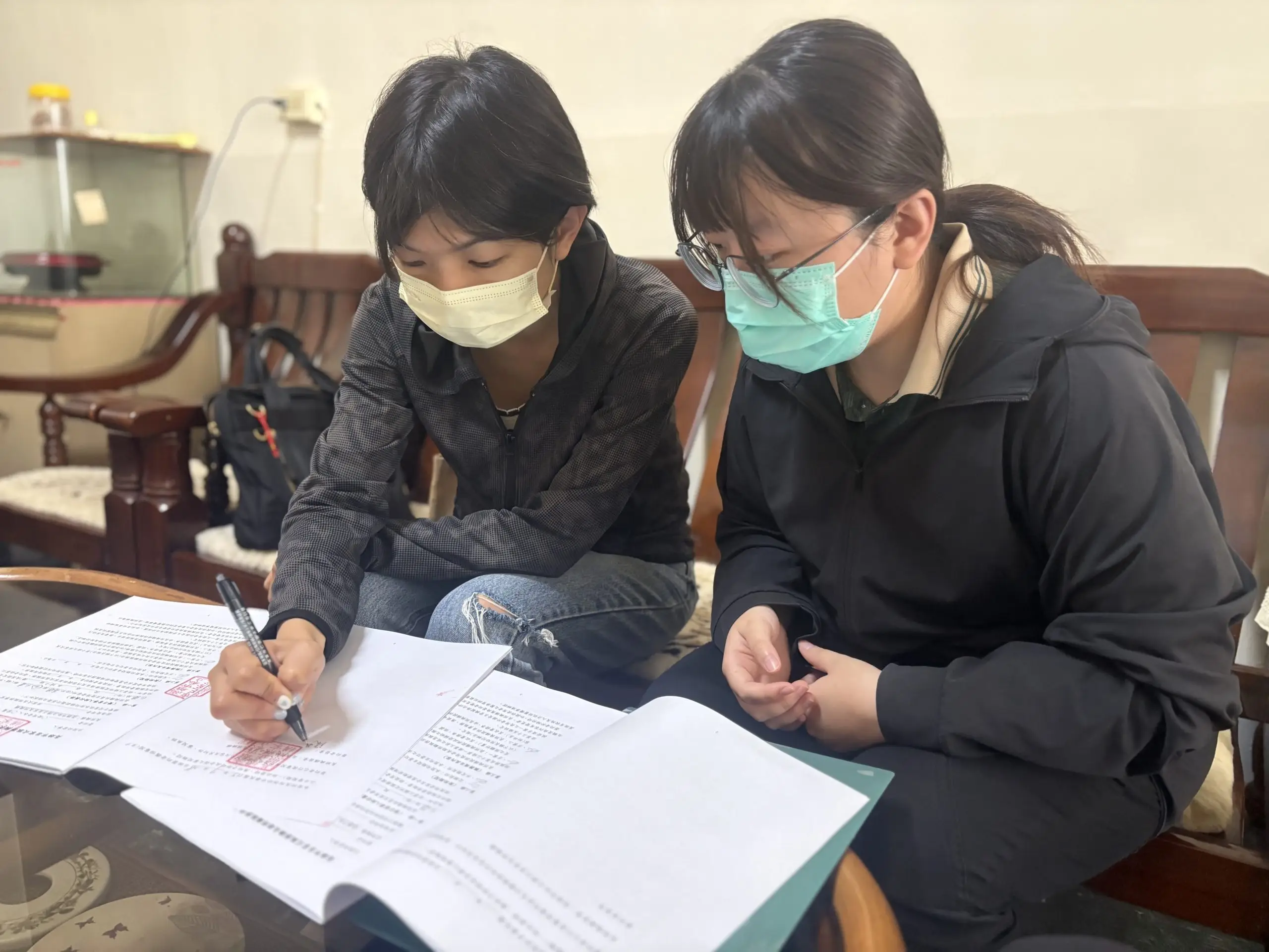 每天不用 100 元!長照居家服務能幫什麼、費用怎麼算?4 大黃金服務一次看
